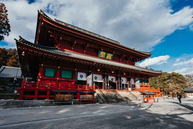 Verken de Rinnoji-tempel in Japan met jeugdreizen naar Japan – een belangrijk boeddhistisch heiligdom in Nikko.